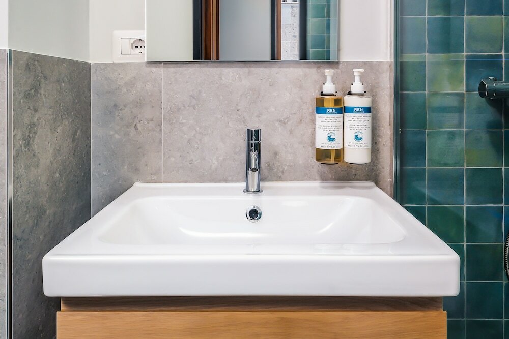 Фото Milan Adore