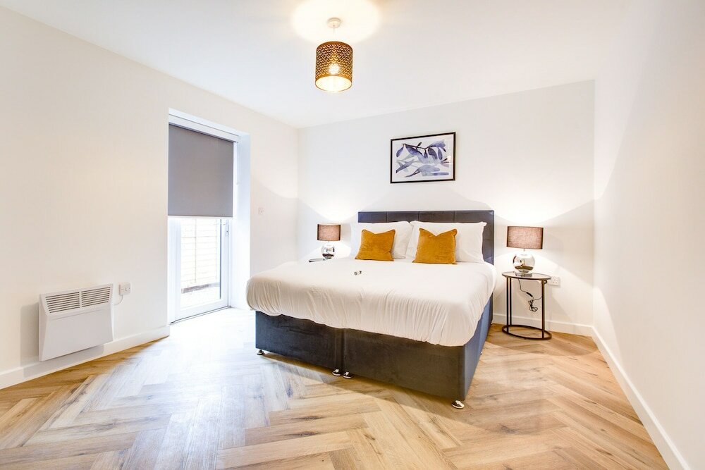 Фото Hybrid Resi - Mitcham