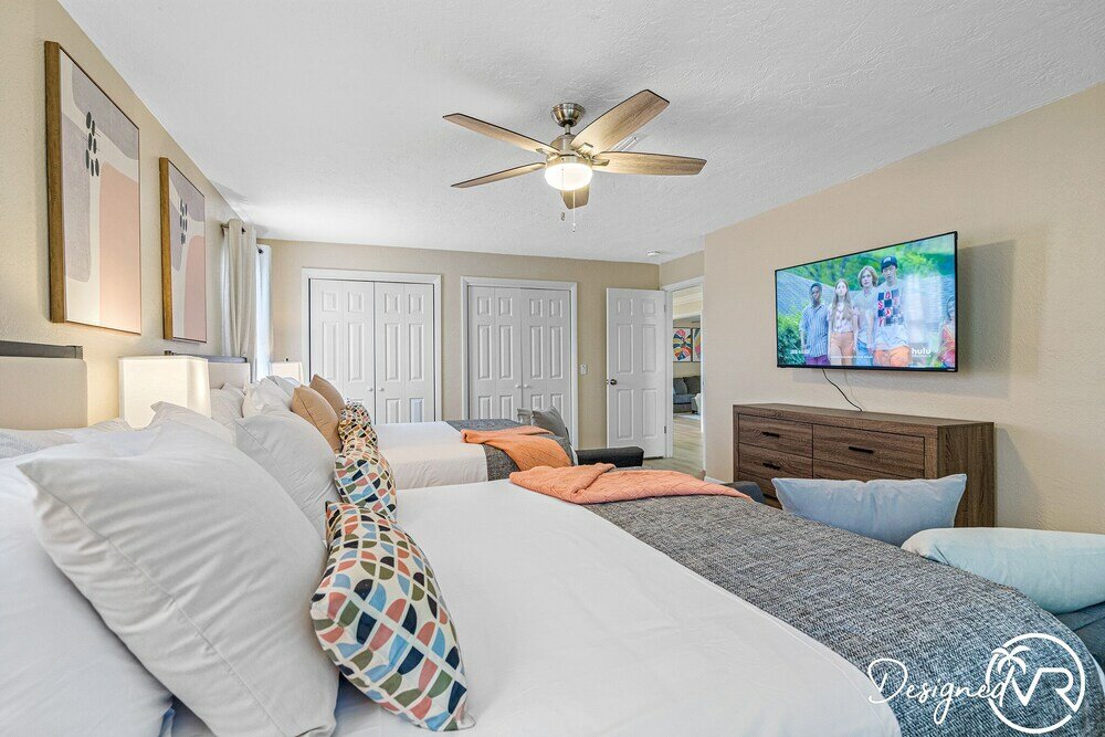 Фото 8 Br Heated Pool & Soccer Field