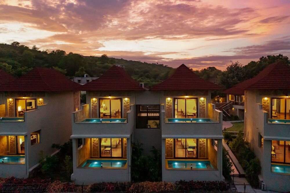 Фото Sarasiruham Resort Private Pool Villa