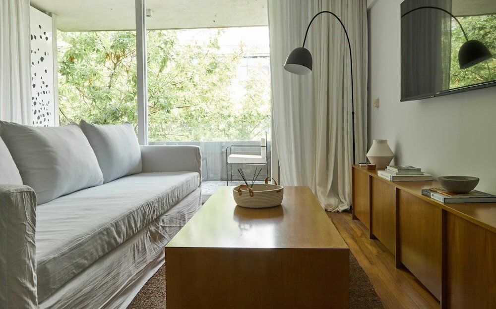 Фото Charming 1 bedroom Apartment II