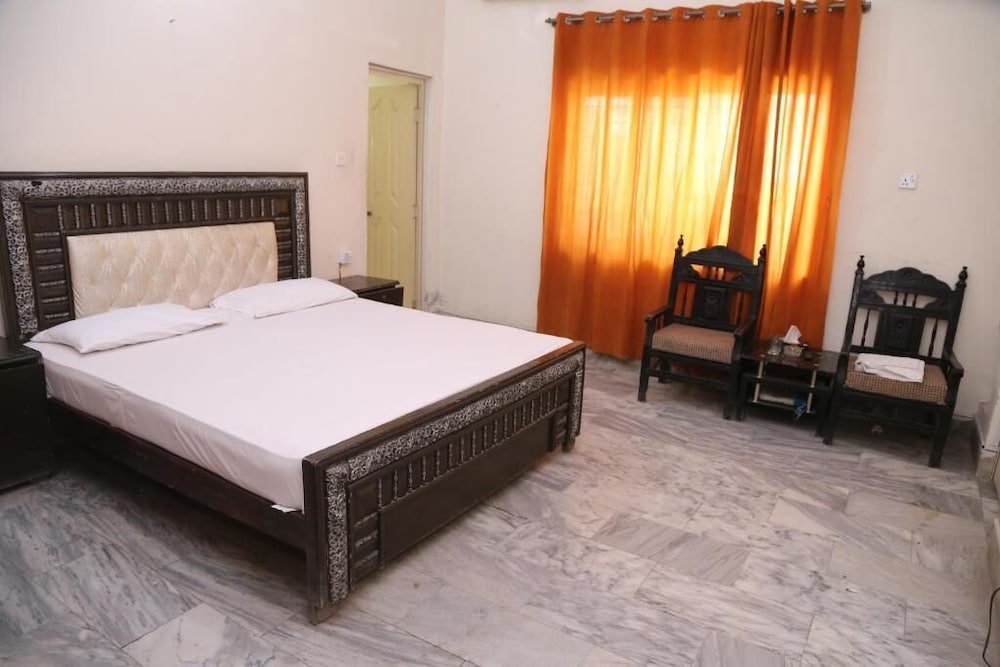 Фото Hotel Sareena Residence