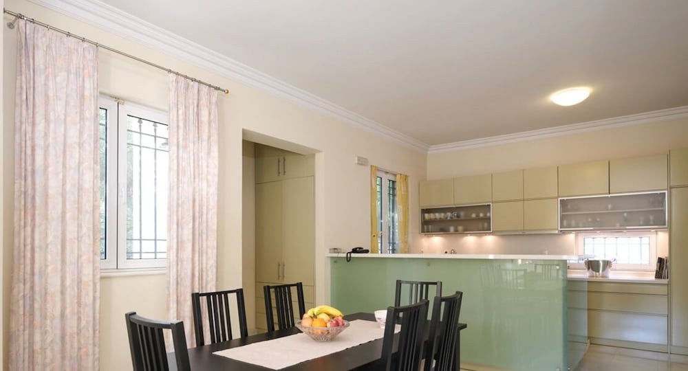 Фото Sublime Luxurious homm Villa in Paiania