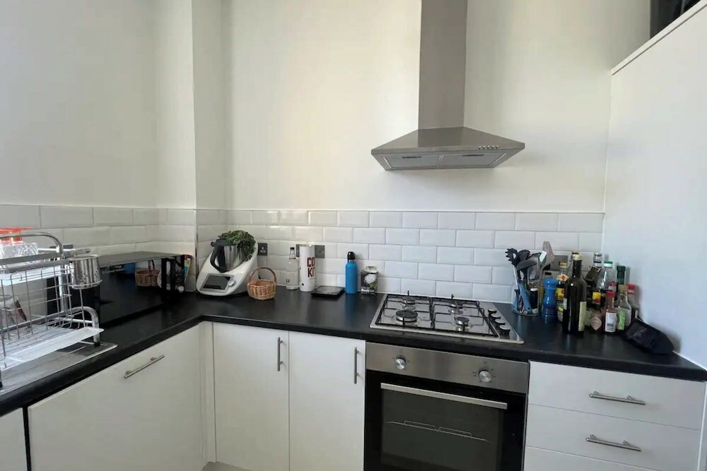 Фото Gorgeous 3bd Flat - 4 Minute Walk to Hyde Park