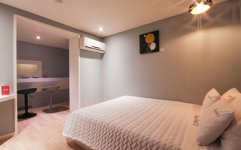 Фото Busan Daeyeondong Z