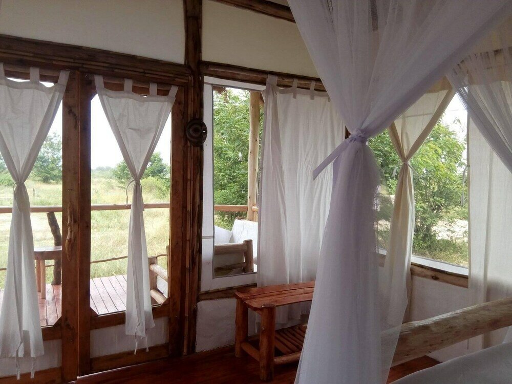 Фото Kazinga Wilderness Safari Camp