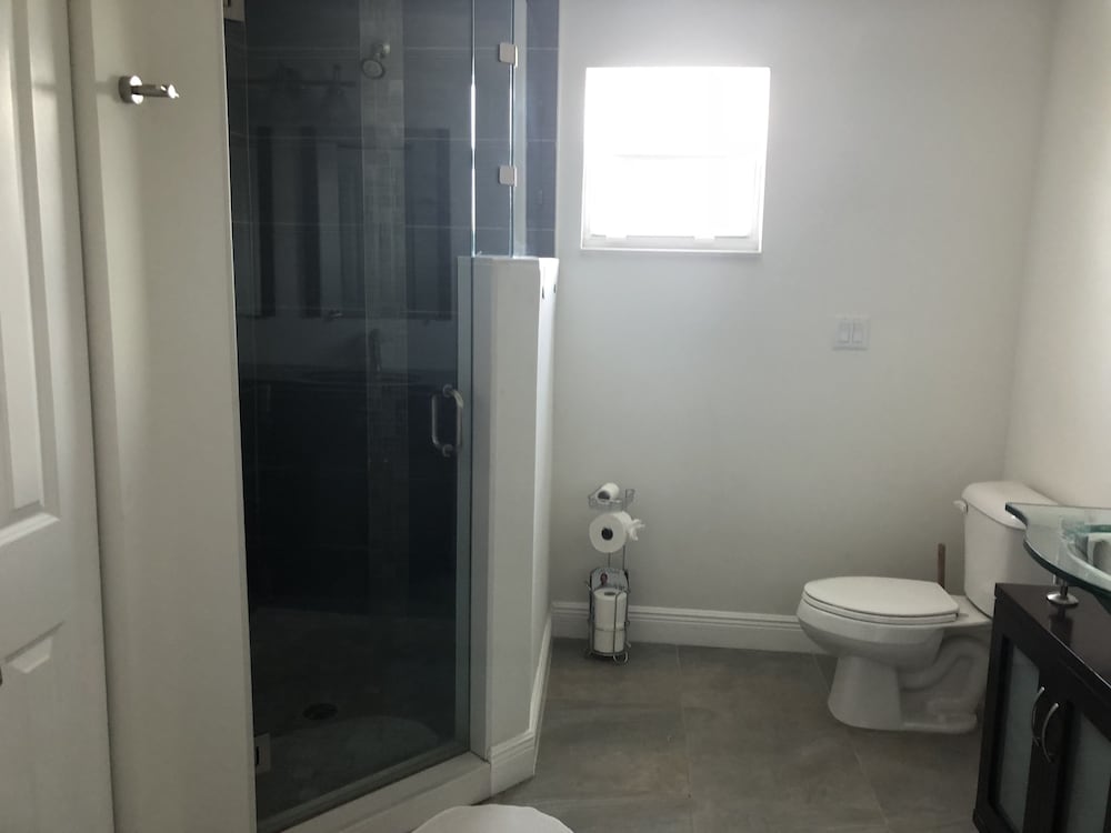 Фото 4 Bedroom Home by Ideal Experience Vr