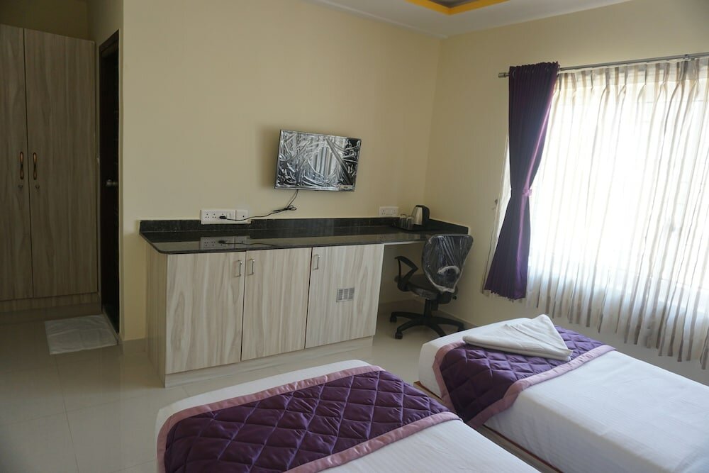 Фото Zenith Hotels Hebbal Bangalore