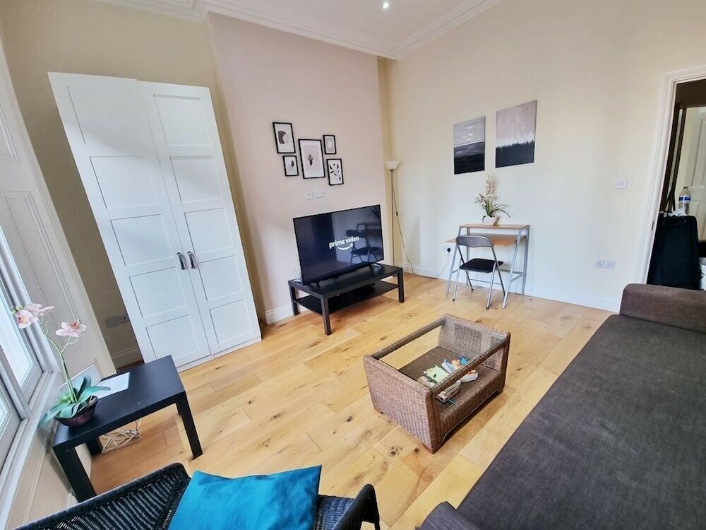 Фото Urban Stay Oxford Gardens Apartments