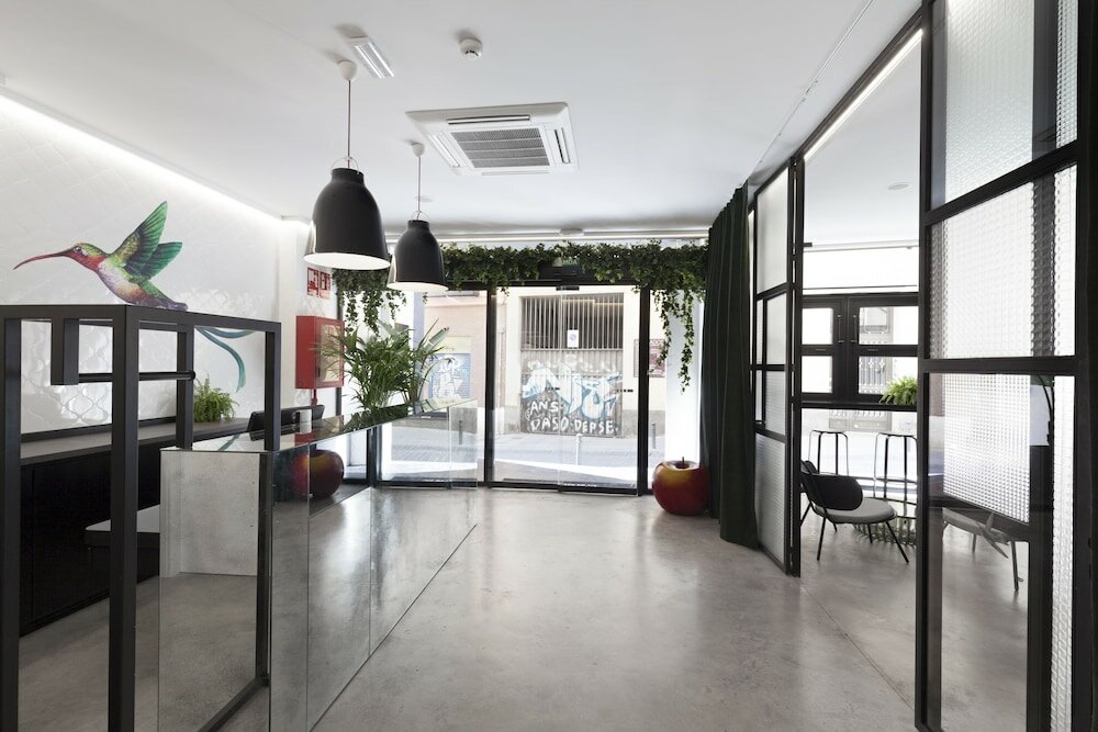 Фото 2060 The Newton Hostel & Market