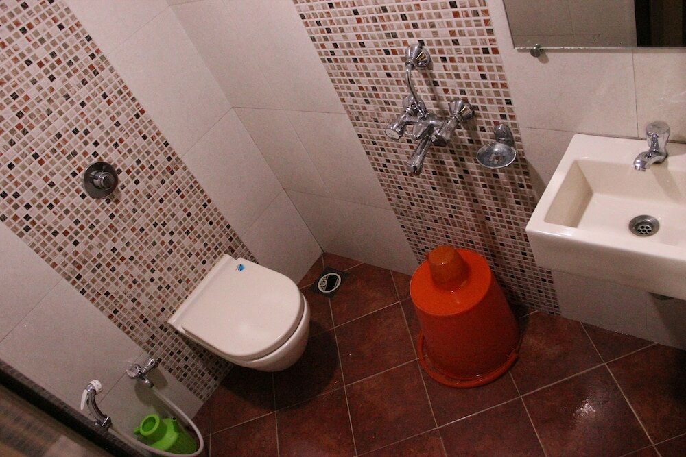 Фото Decent Guest House