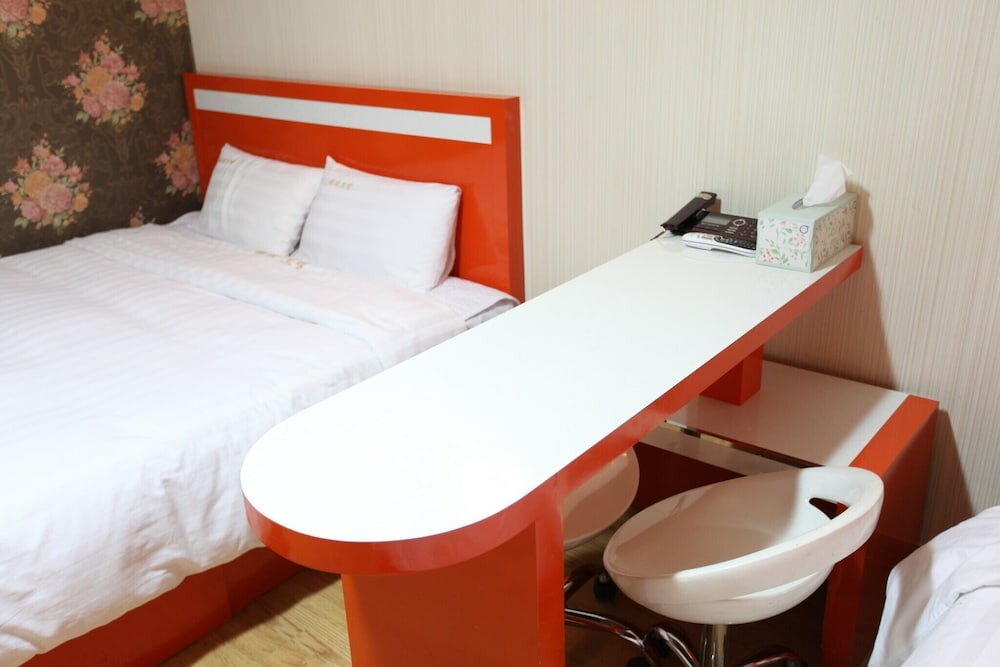 Фото Jeju Happy Hotel