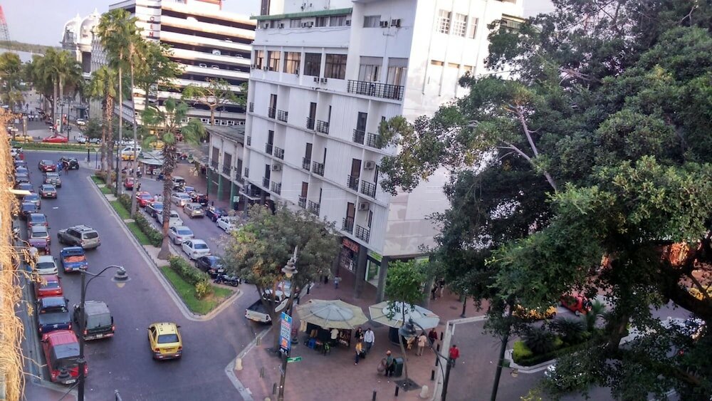 Фото The Park Hotel