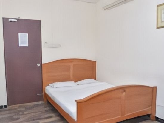 Фото Cosy Banjara Service Apartments & Guest Houses