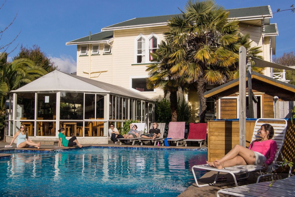 Фото отеля 1