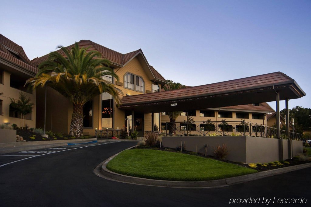 Фото Best Western Plus Novato Oaks Inn