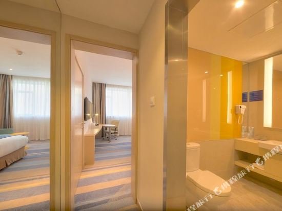 Фото Holiday Inn Express Shanghai Zhenping