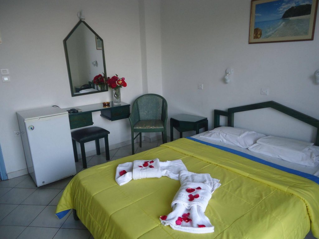 Фото Koronis Hotel