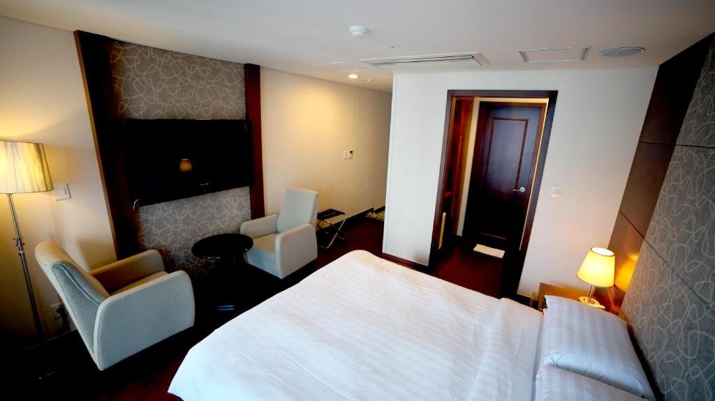 Фото Sunset Business Hotel