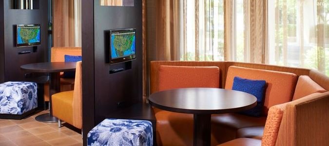 Фото Courtyard by Marriott Detroit Dearborn