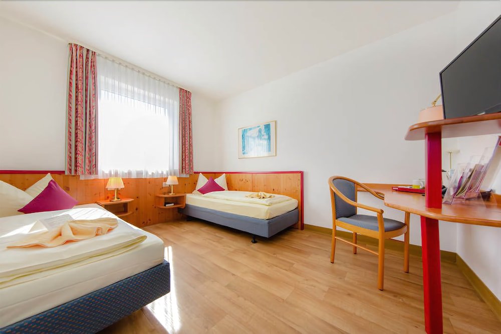 Фото Hotel Montana Diemelstadt