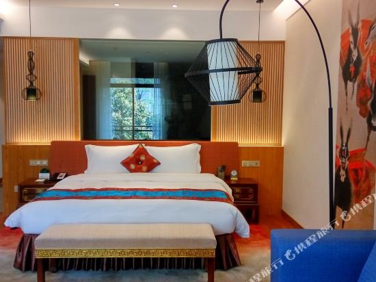 Фото St. Potala Hotel