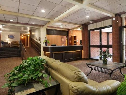 Фото Ramada by Wyndham Lethbridge