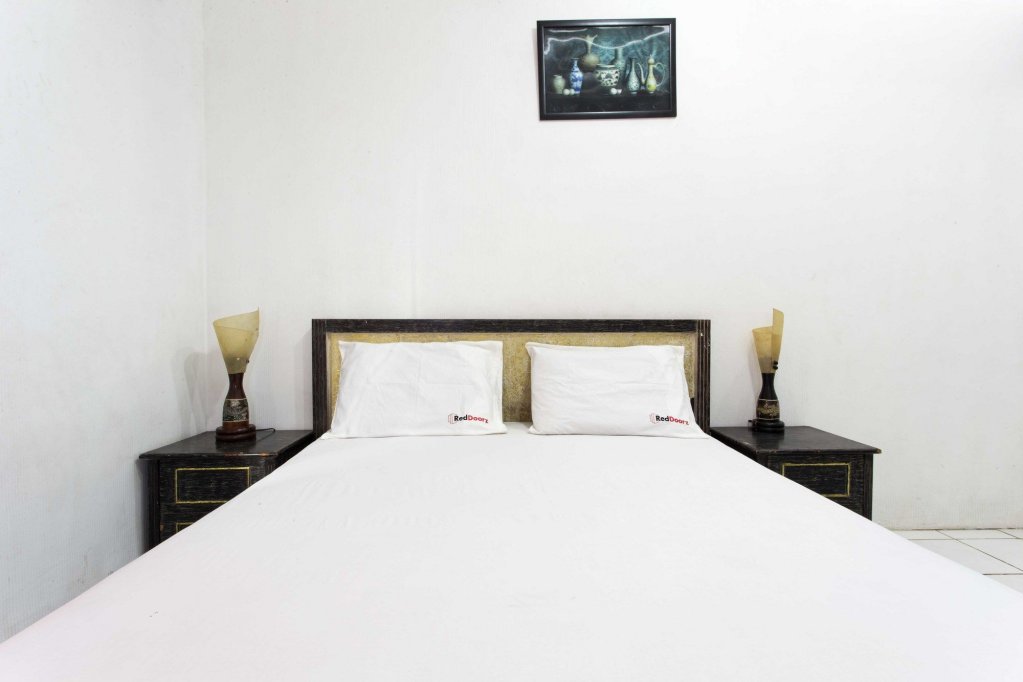 Фото RedDoorz Syariah Plus near Trans Studio Cibubur