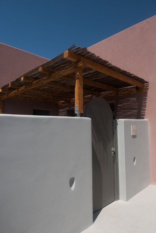 Фото Terra Nera Suites Santorini