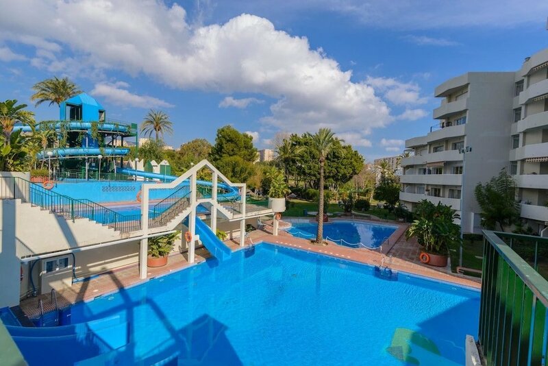 Гостиница Benal Beach Resort 705 - 180° Seaview 2br Apartment in Benal Beach Resort with Water Park в Торремолиносе