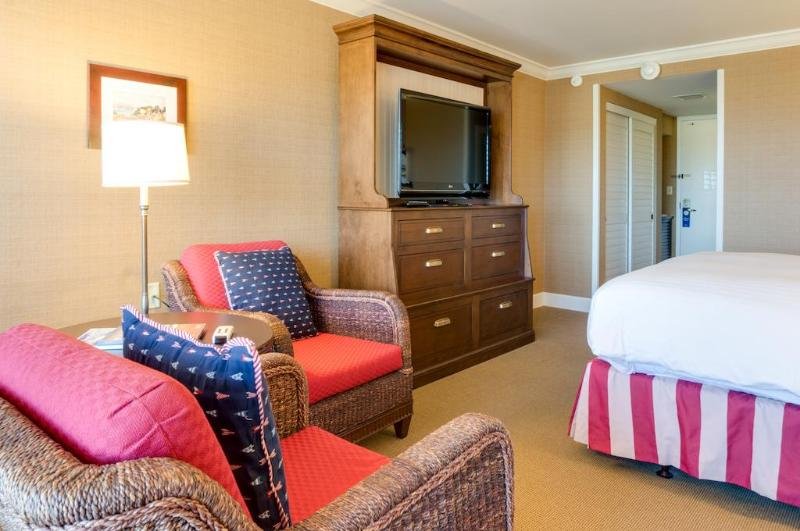 Фото Portola Hotel & SPA at Monterey Bay