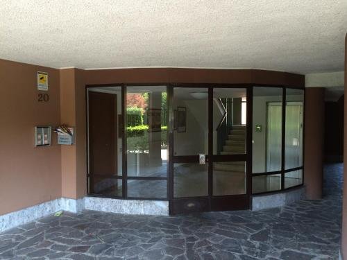 Фото La Rosa Scarlatta Broseta