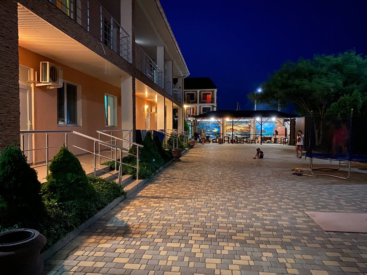 Фото отеля 1