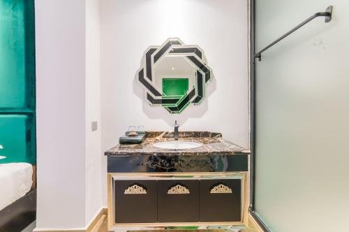 Фото Zhuhai Biwan Hotel