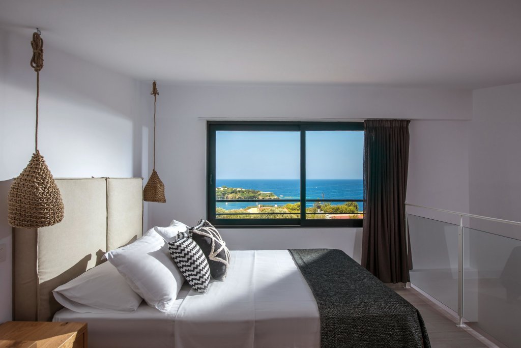 Фото Irida Hotel