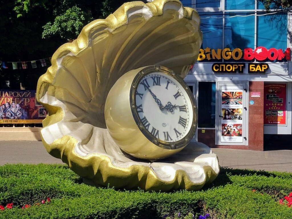 Landmark, attraction Cockle Shell Clock, Sochi, photo