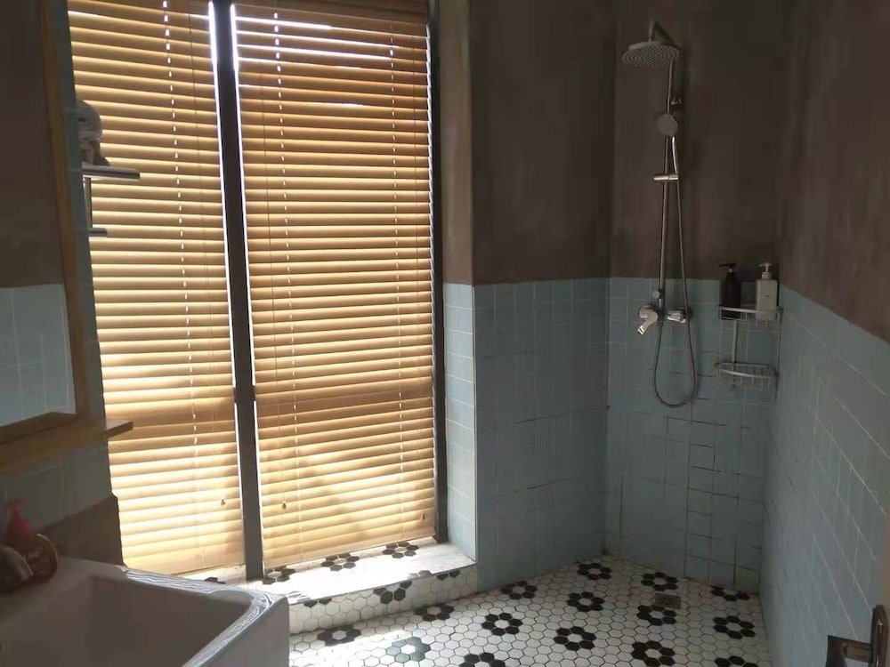 Фото J Trip Youth Hostel