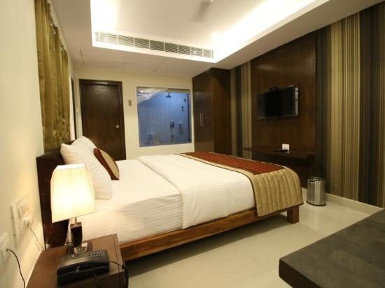 Фото Sri Maharaja Inn