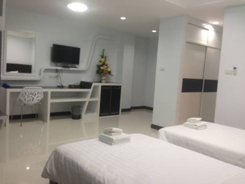 Фото Praiyanan Place Hotel