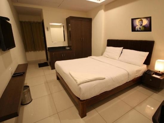 Фото Sri Maharaja Inn