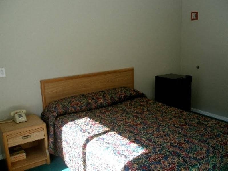 Фото Hyland Inn Long Beach