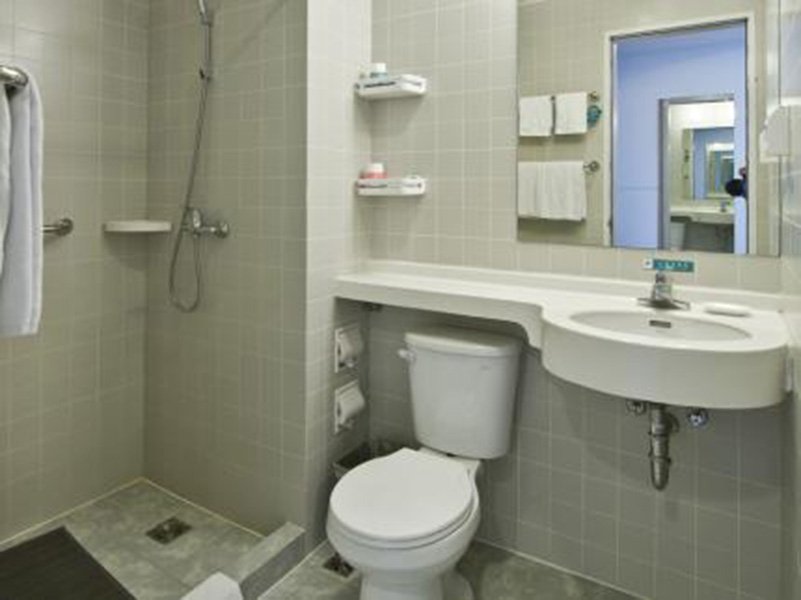 Фото Jinjiang Inn Wuhan Hankou Train Station