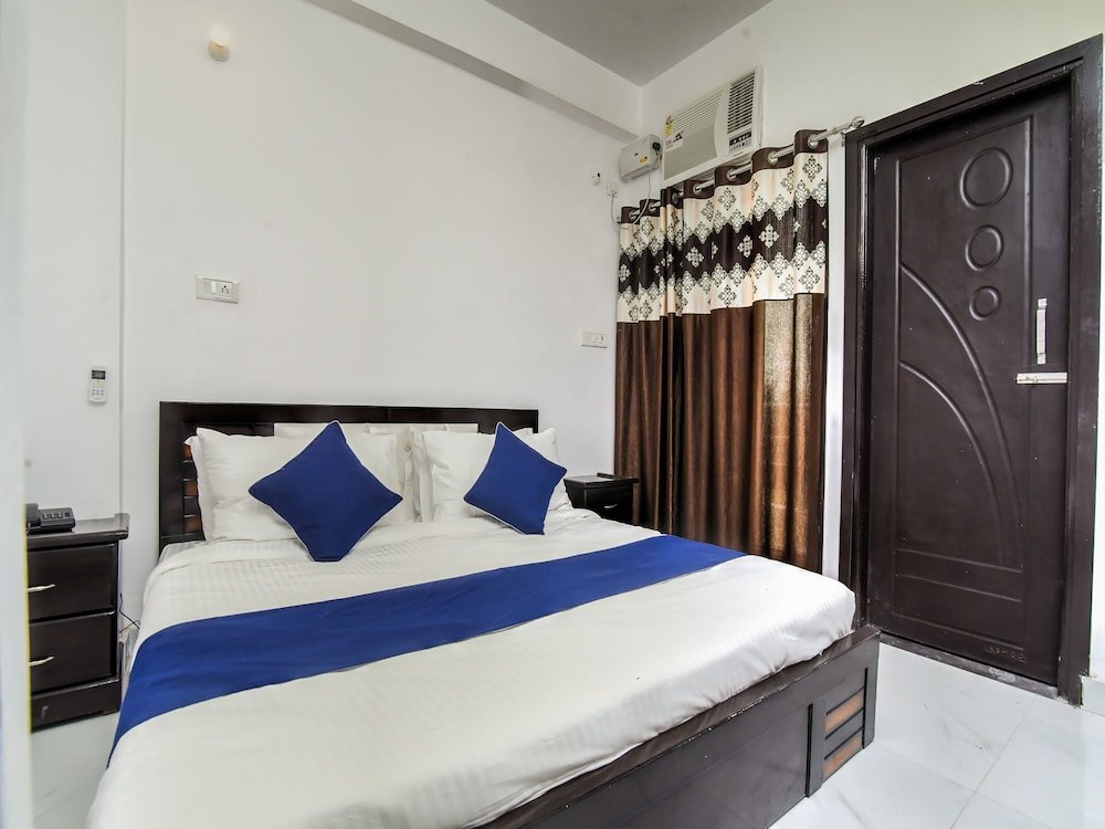 Фото Oyo 20029 Flagship Dwarka Sector 9