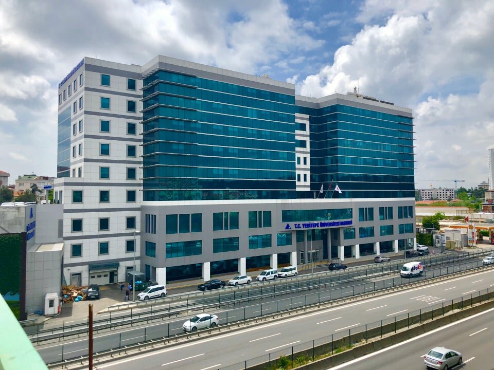 Tıp merkezleri ve klinikler Yeditepe Üniversitesi Koşuyolu Hastanesi, Kadıköy, foto