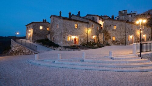 Гостиница Borgotufi Albergo Diffuso в Молизе
