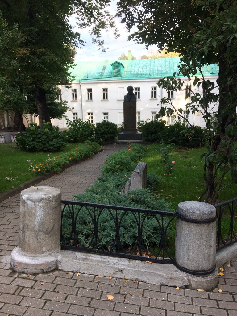 Жанровая скульптура Памятник доктору Гаазу, Москва, фото