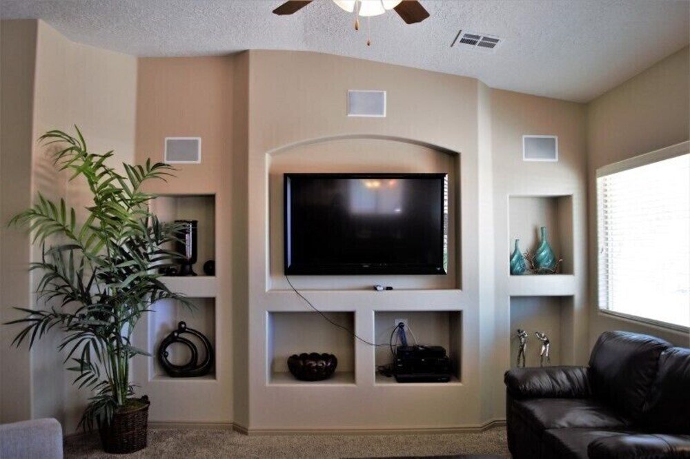 Фото 3 Bedroom Home in Mesquite № 214 3 Bedrooms 2 Bathrooms Home