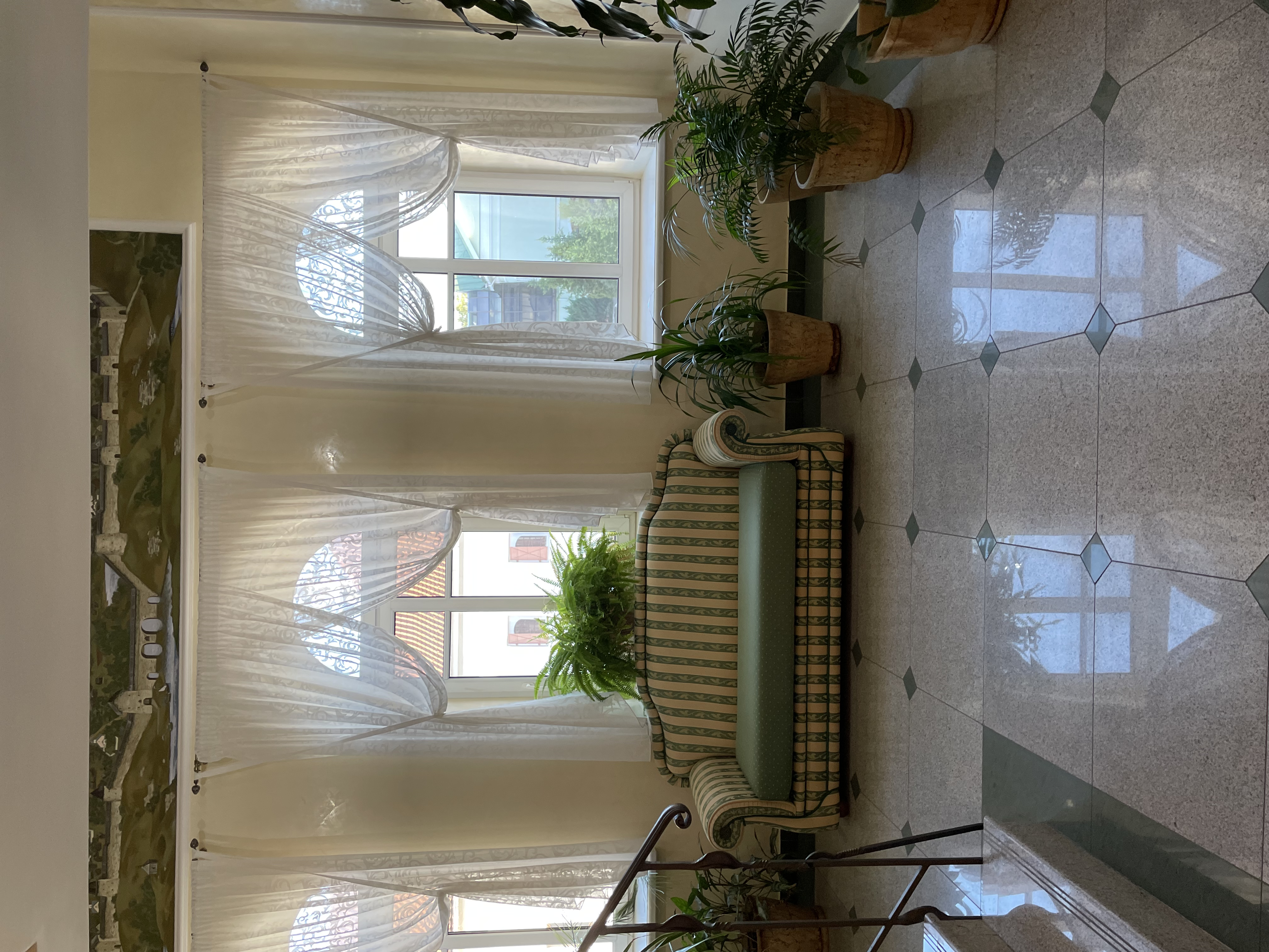 Фото Двор Подзноева, Бизнес корпус