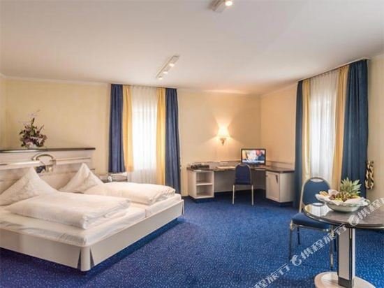 Фото отеля 2