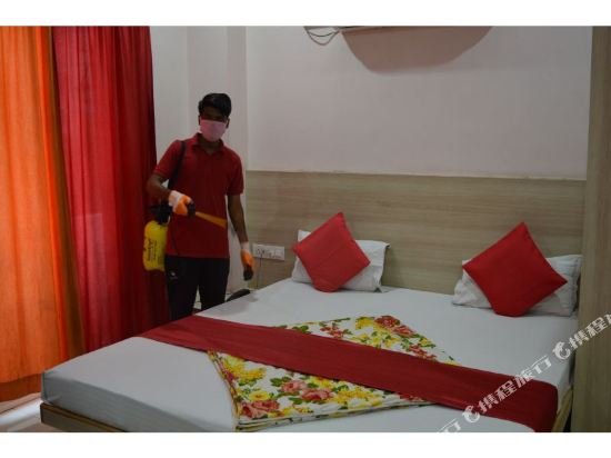 Фото Hotel Thikana Palace